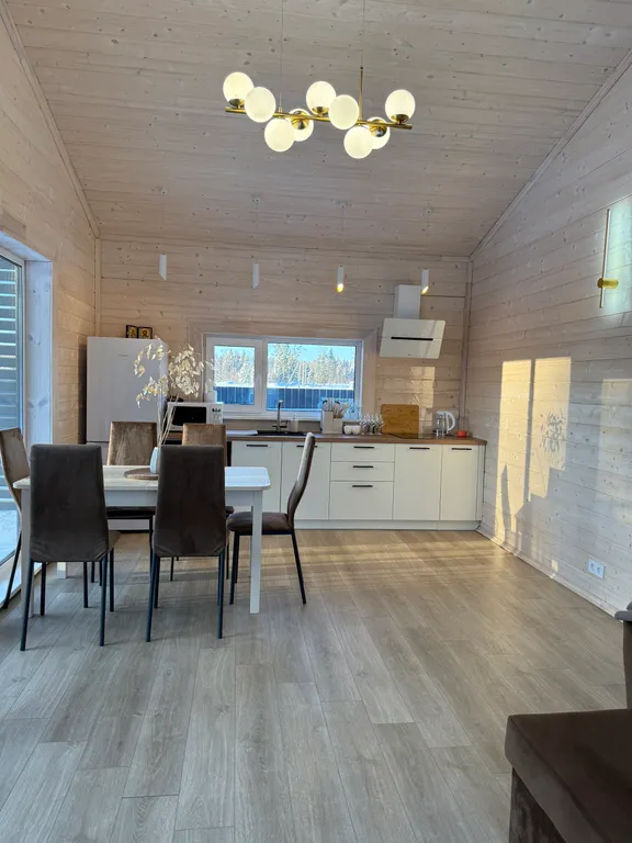 Уютный дом в аренду с видом на лес