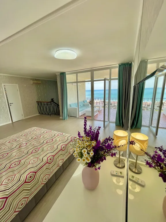 Квартира Двухуровневые апартаменты с видом на море и пляж — аренда посуточно в Коктебель