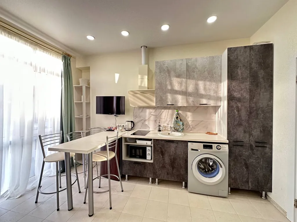 Квартира Апартаменты всего в 5 минутах от пляжа с видом на море — Сириус