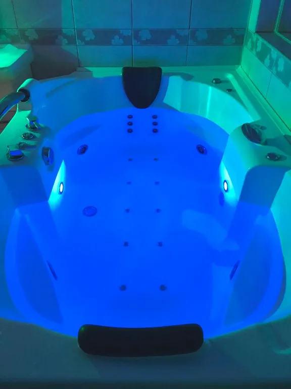 Апартаменты с Джакузи и видом на Парк