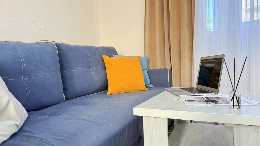 Не студия, отдельная спальня + видно море из окна