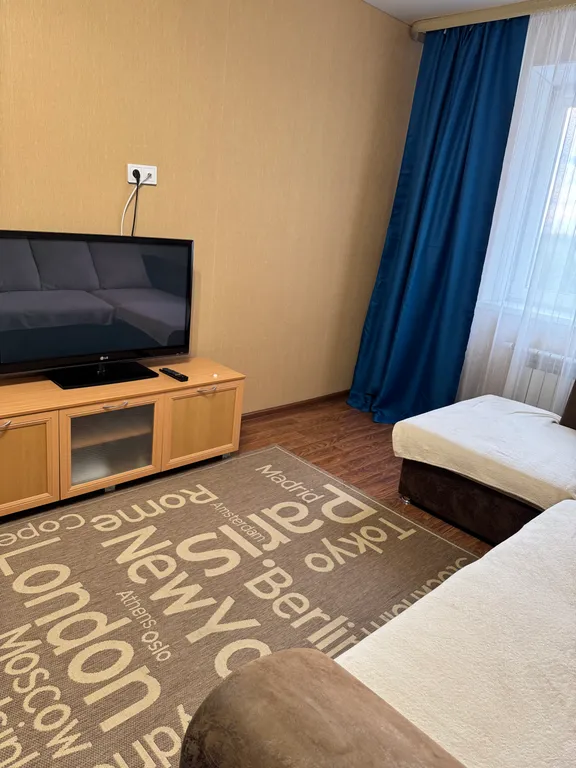 Омск Кировский у ТЦ Мега