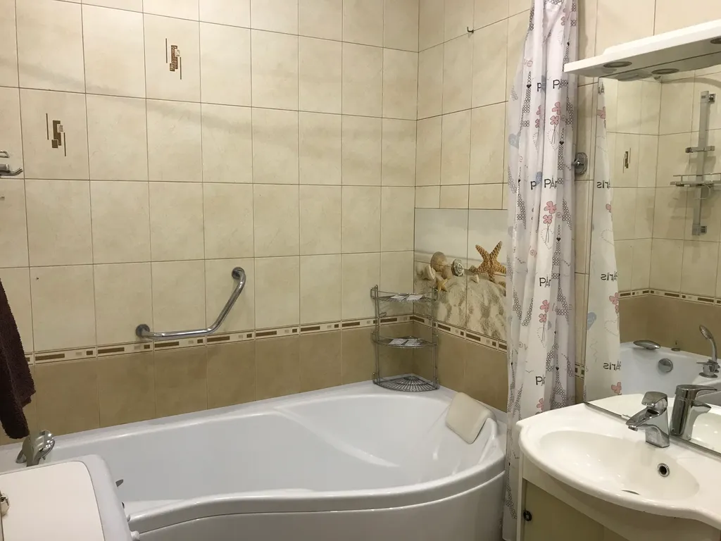 Двухкомнатная квартира Морозова 111/1