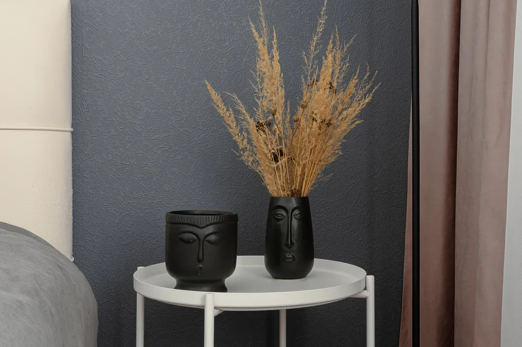 Таун-хаус в современном районе частной застройки