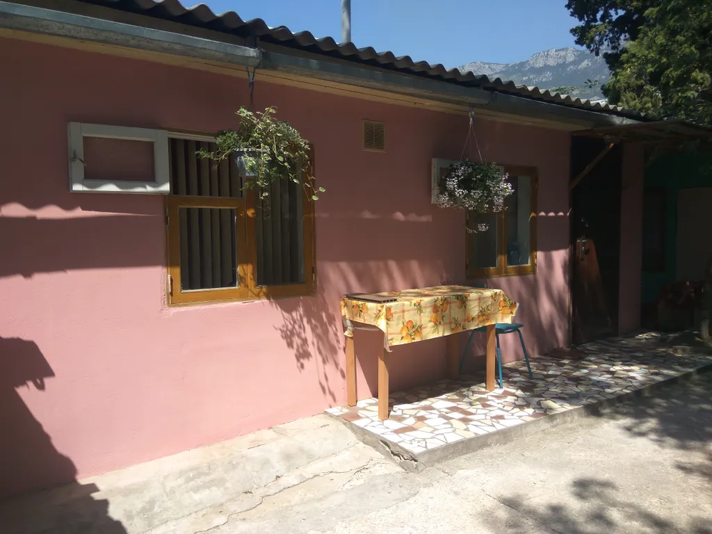 Просторный и уютный семейный номер с лоджией у моря