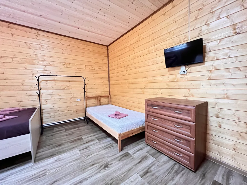 Дом на берегу речки