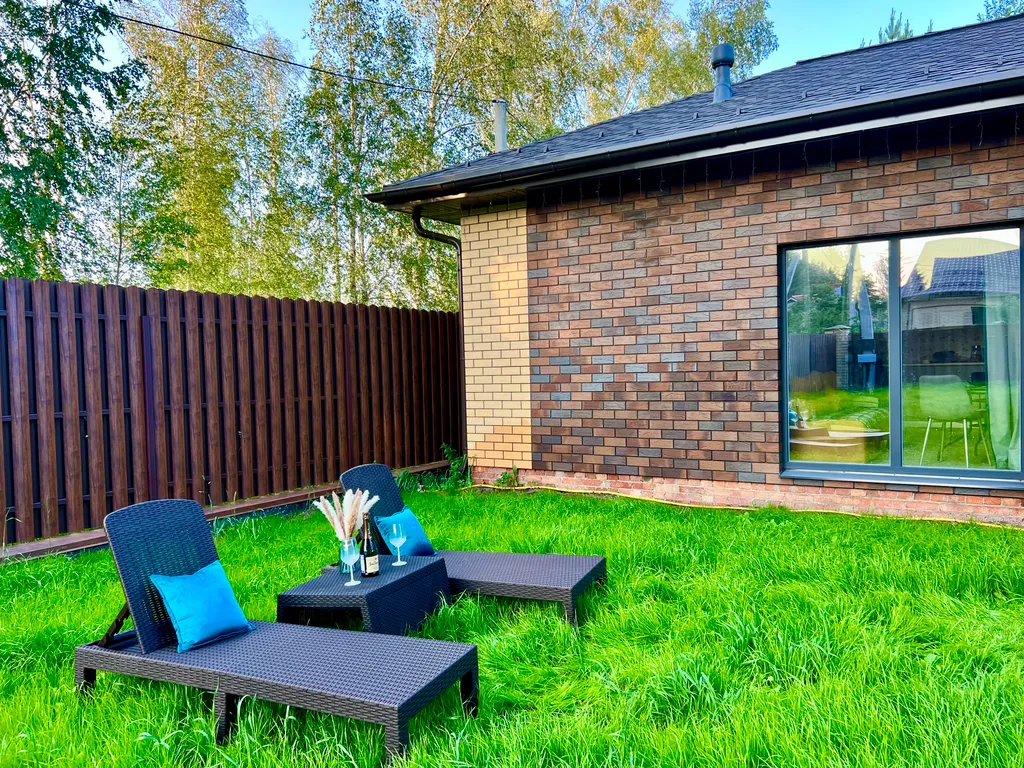 Дом с панорамными окнами в 15 минутах от центра города