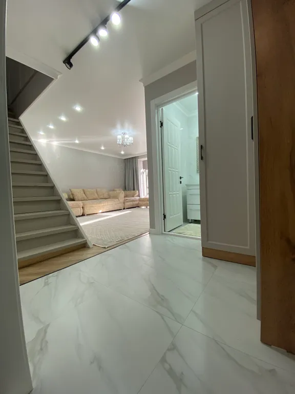 Двухэтажная квартира на набережной реки Есиль