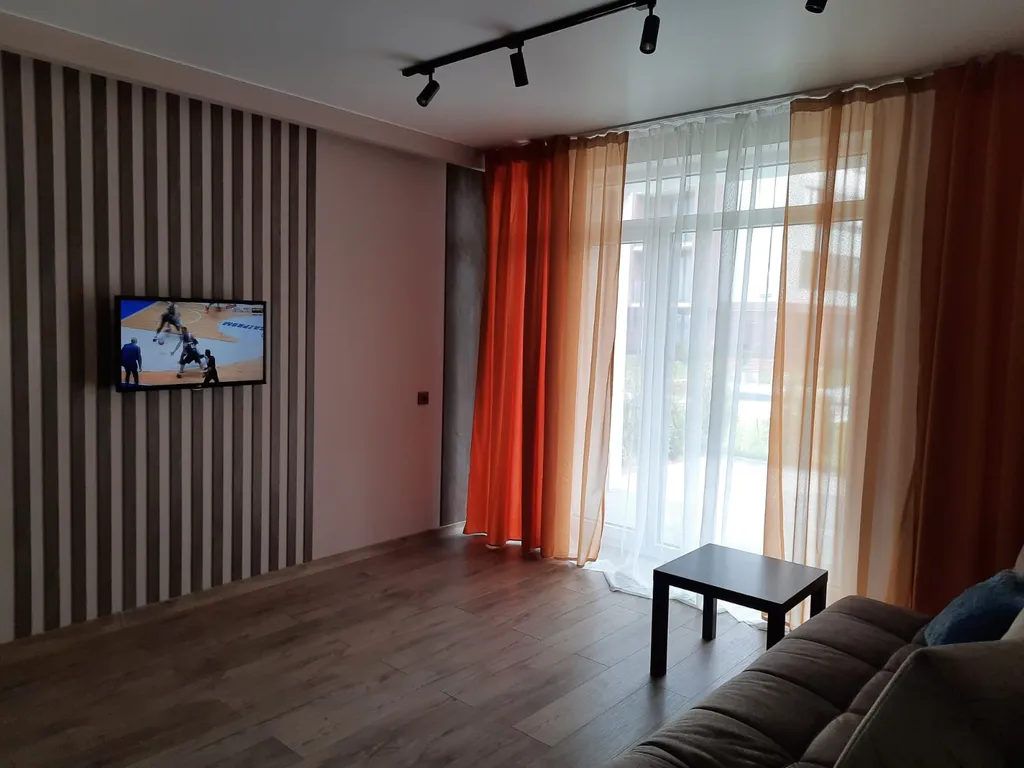 Просторная квартира в новом жилом комплексе с собственной террасой