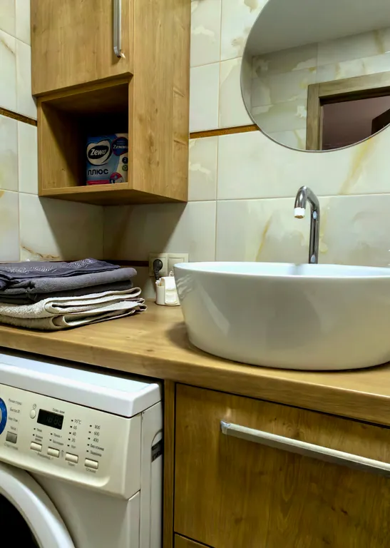 Уютная двухкомнатная квартира с дизайнерским ремонтом