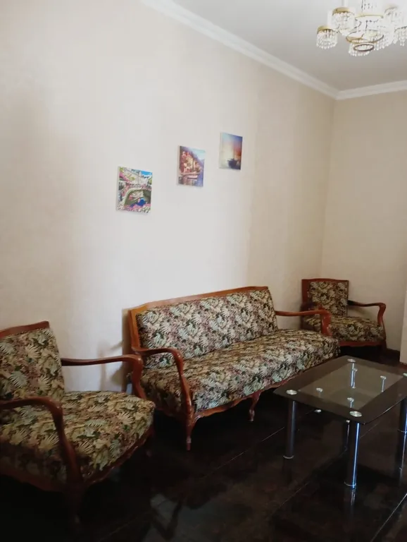 Большая и просторная квартира с двумя балконами в центре