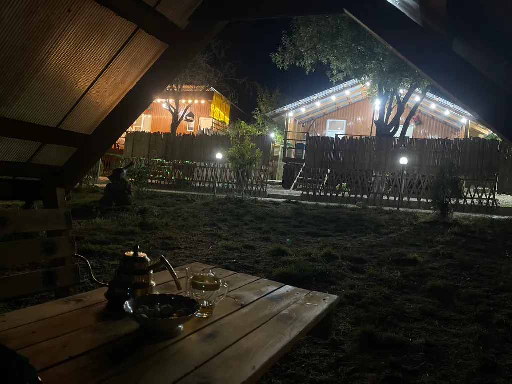 Уютный домик видом на город Дербент 5000 лет и на крепость Нарын-кала