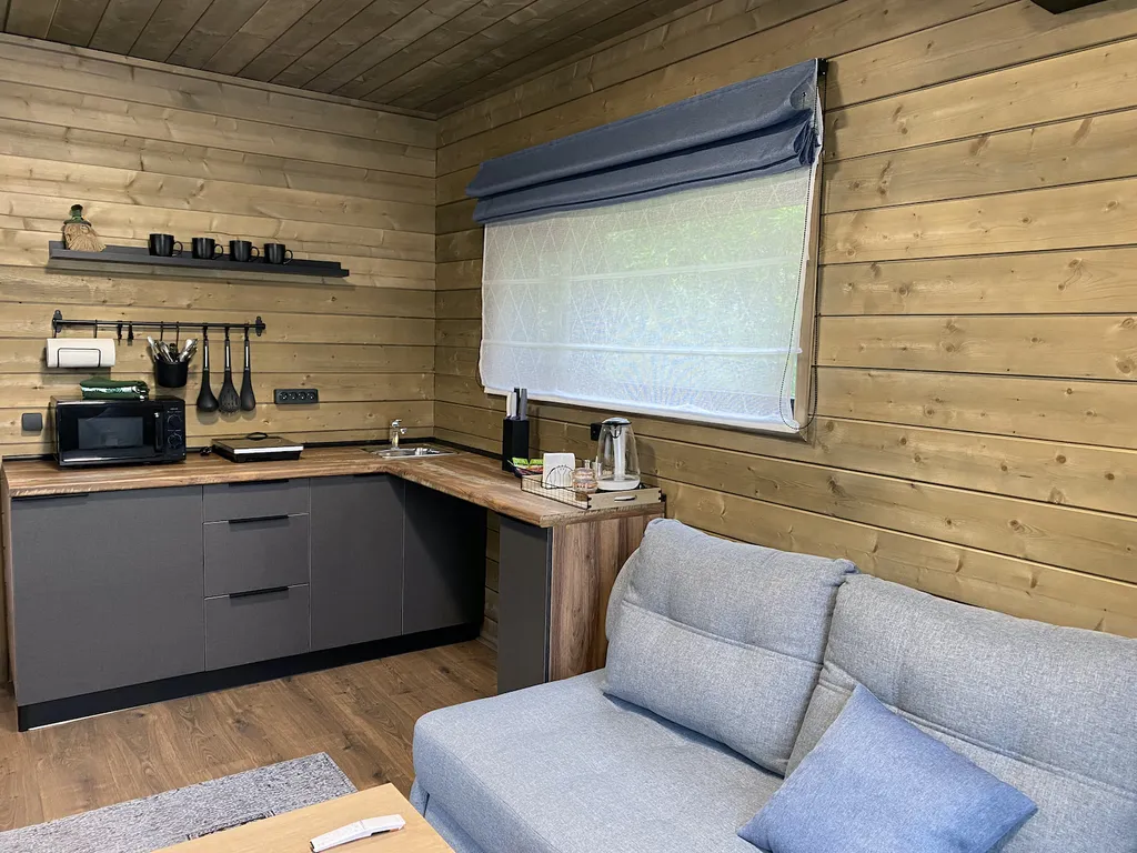 Коттедж Уютный домик в лесу, собственный шикарный пруд с пляжем — Озёры