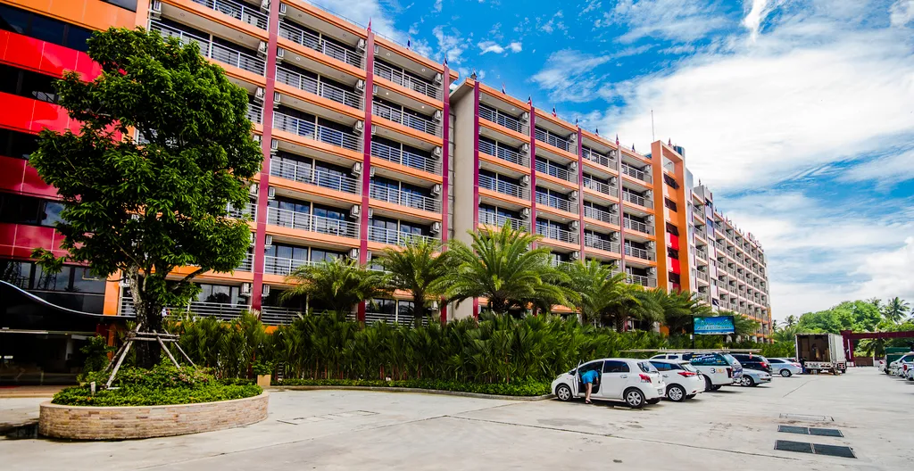 Ваша квартира мечты на Пхукете у тихого пляжа Май Као!