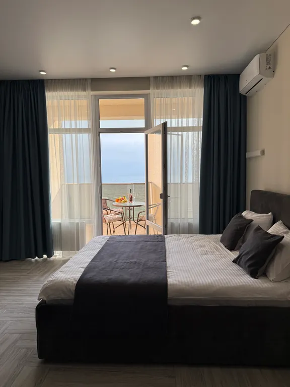 Студия на берегу моря