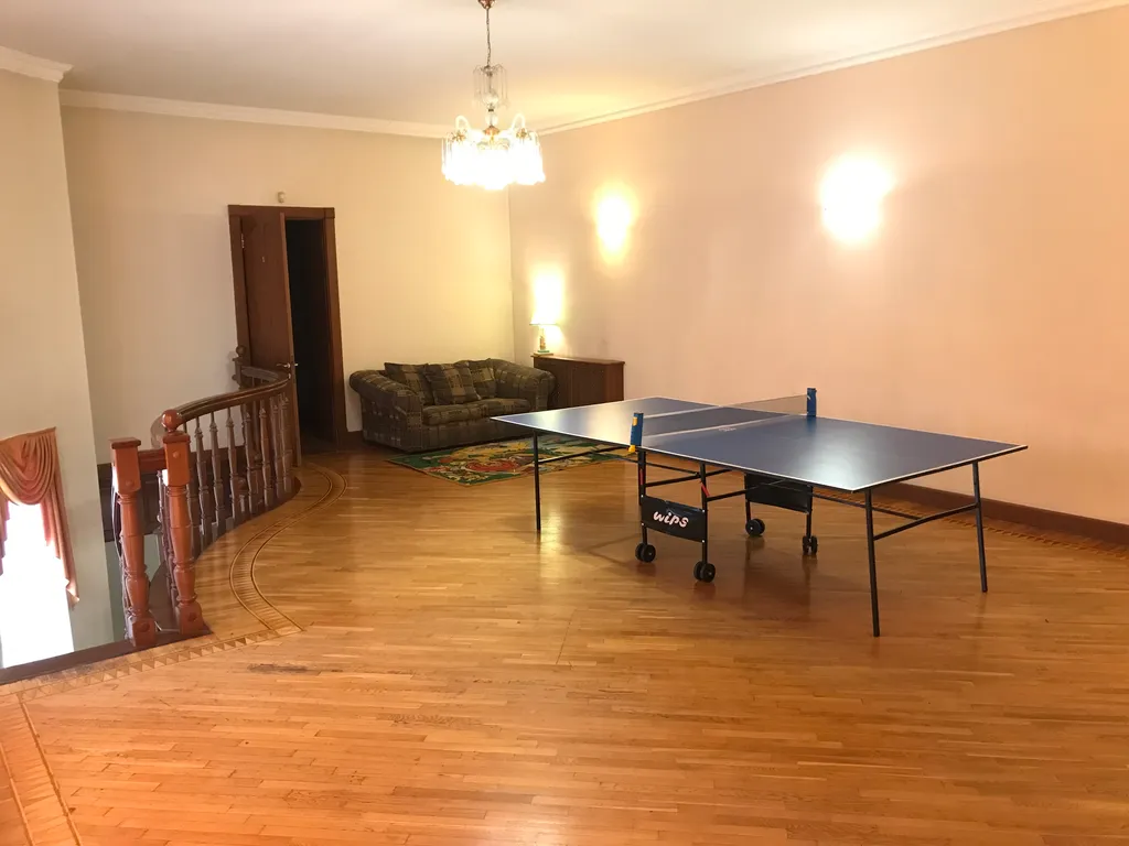 Усадьба Марисабель, дом с бассейном и сауной, возле парка