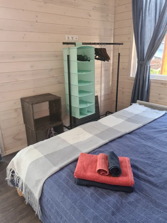 Мини-домик море с видом на горы