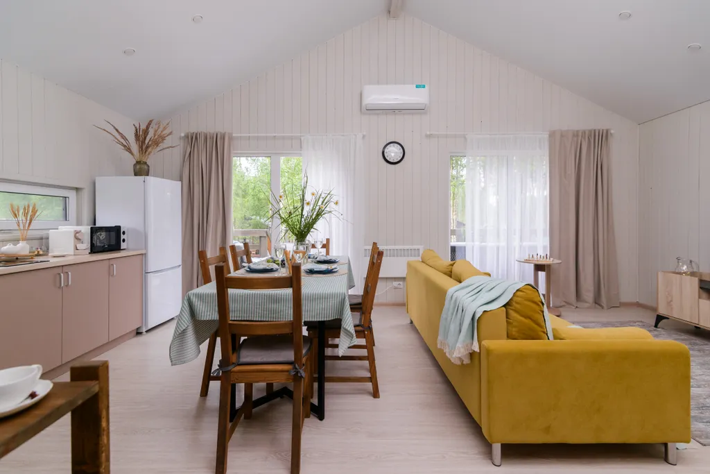 Дом с патио зоной на террасе