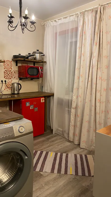 Уютная студия с дизайнерским ремонтом с видом на море и остров Петров