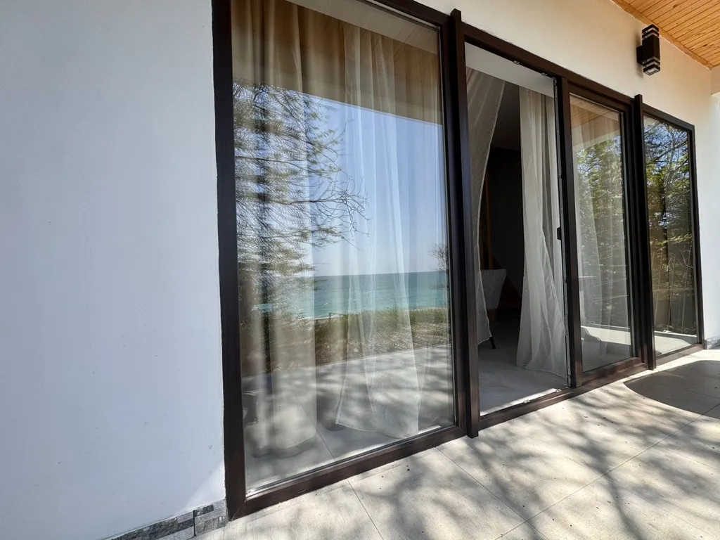 Дом на берегу