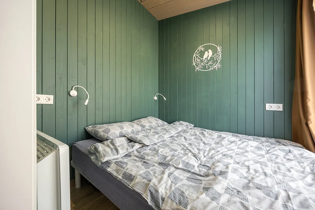 Коттедж Уютный новый домик в городе с горячей купелью — Новопокровское