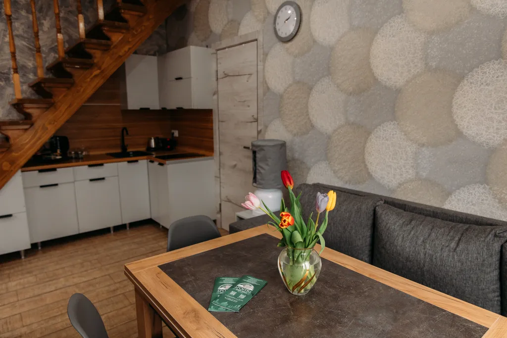 Апартаменты двухуровневые двухкомнатные с кухней (апарт 7)