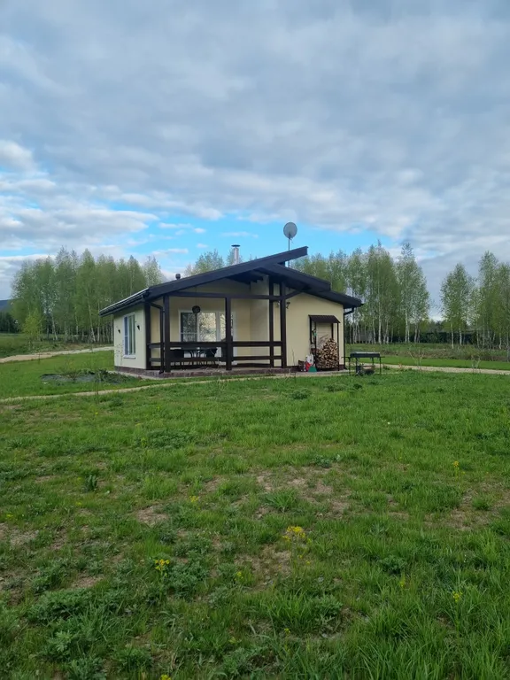 Коттедж Уютный дом с видом на озеро с камином. Собственный закрытый пляж — аренда посуточно в Волоколамск