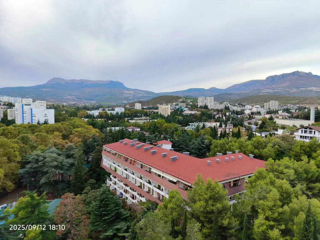 Квартира Однокомнатная квартира с видом на горы — Алушта