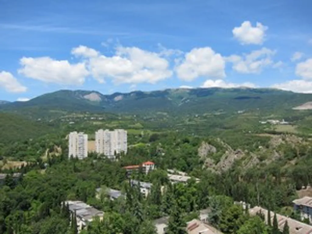 Уютная квартира в центре курортного поселка — аренда посуточно в Партенит