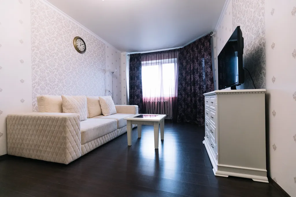 Просторная квартира в элегантном классическом стиле напротив ТЦ Обними