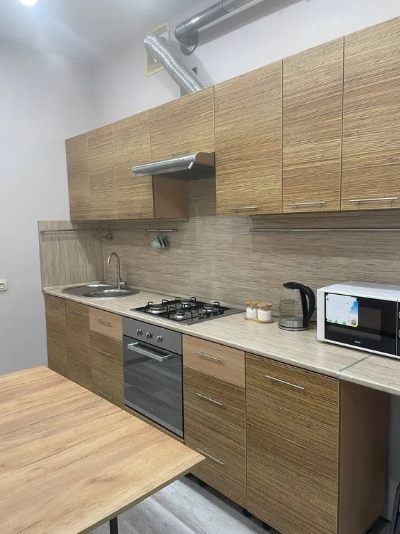 Добро пожаловать в современный, стильный апартамент