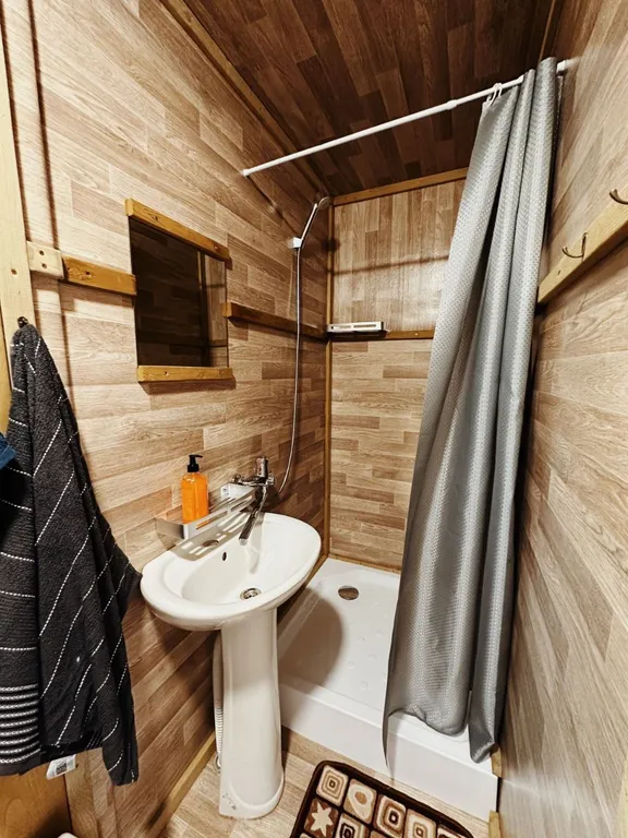 Уютный домик у леса