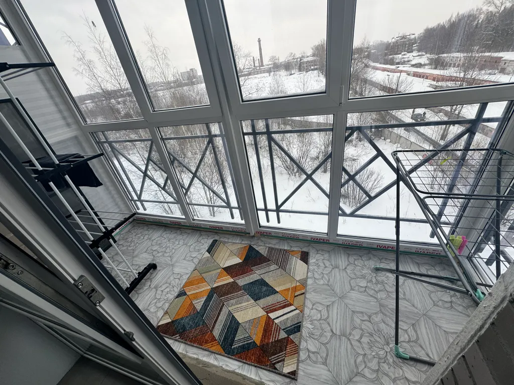 Большая Уютная 1-комнатная квартира,своя парковка,рядом магазин,центр