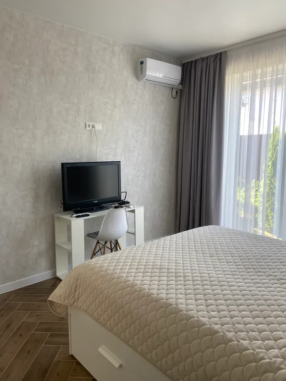 Уютный современный дом возле гор и моря