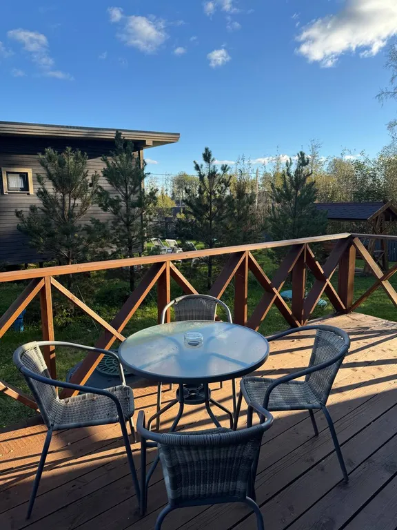 Уютный домик в живописном поселке на Красногвардейском озере