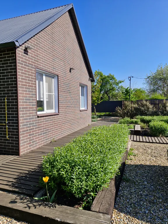 Дом с ландшафтным дизайном