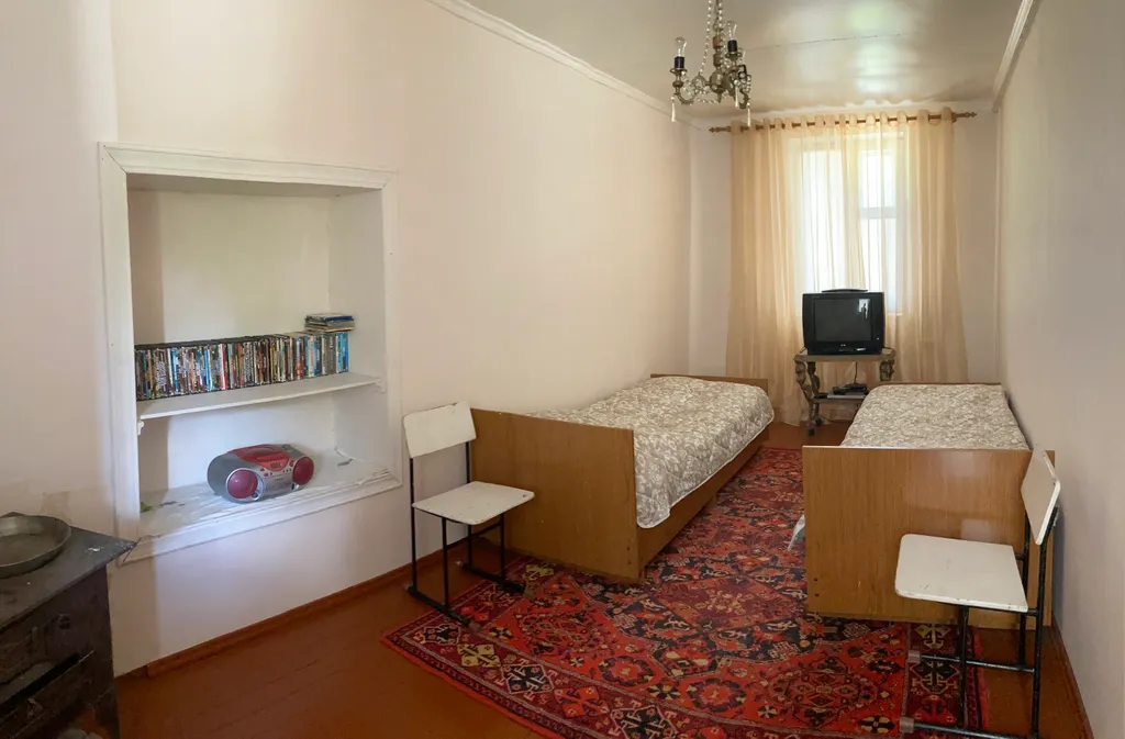 Домик на берегу реки Кара-Койсу