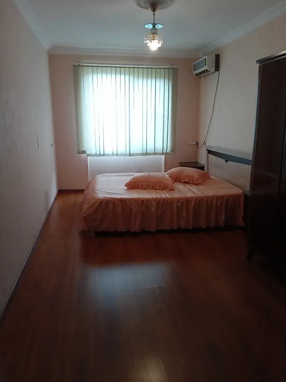 Уютная 3х комнатная квартира в центре города — аренда посуточно в Гагра