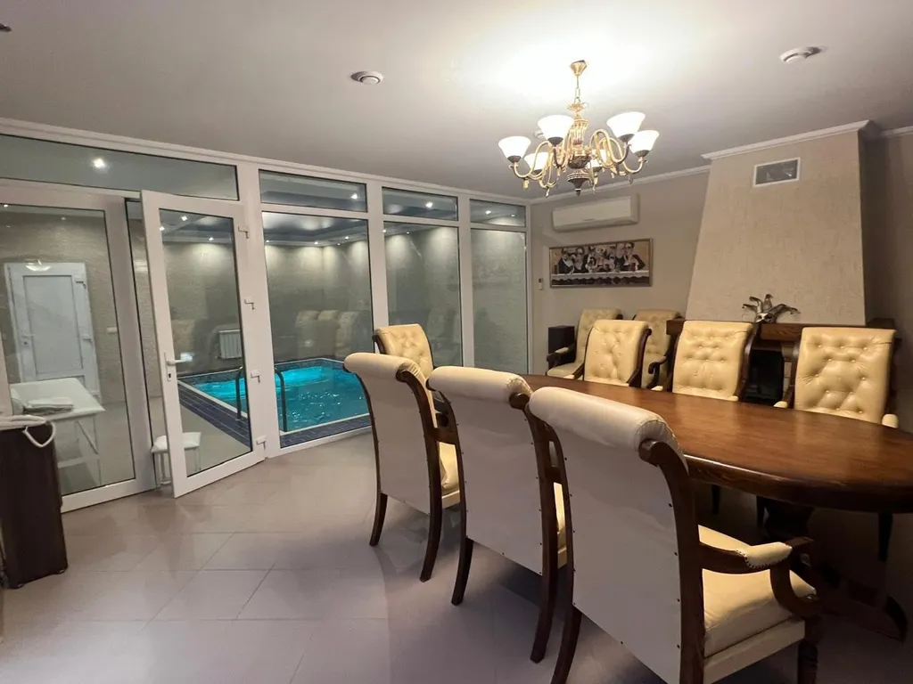 Красивый дом с баней и бассейном