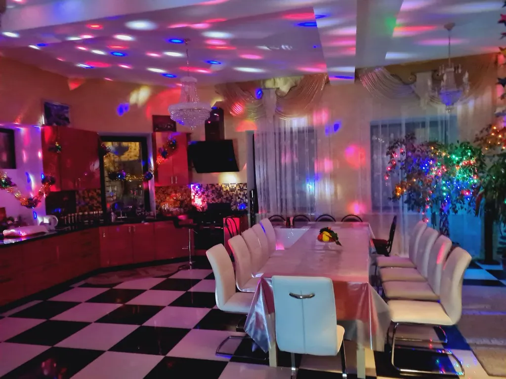 Замок для гостей