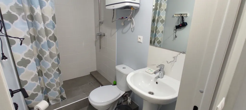 Уютная комната с видом на море