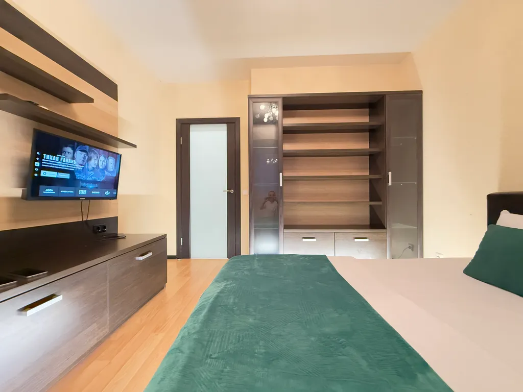 Тут хорошо на Сурикова