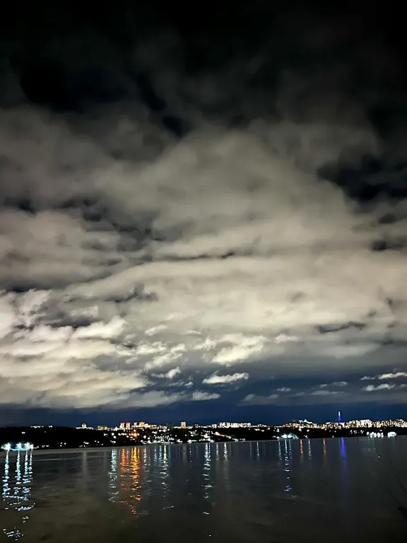 Коттеджи на берегу Волги в сосновом лесу. База отдыха " Хвоя Эко"