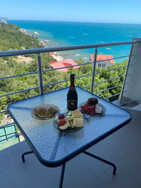 Апартаменты с видом на море и горы