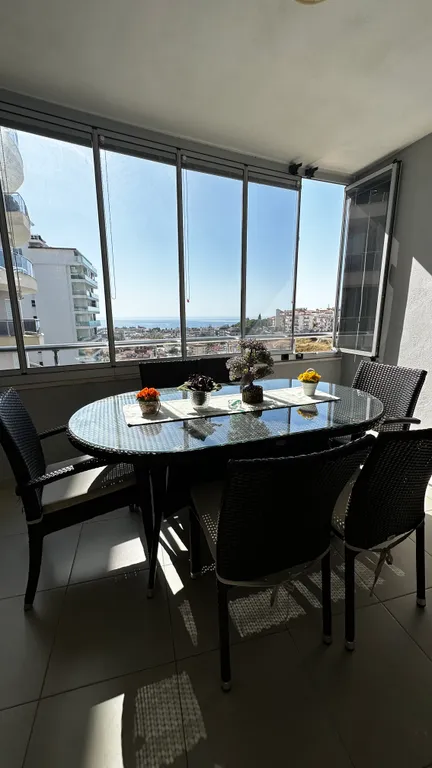 Видовой апартамент на море в центре