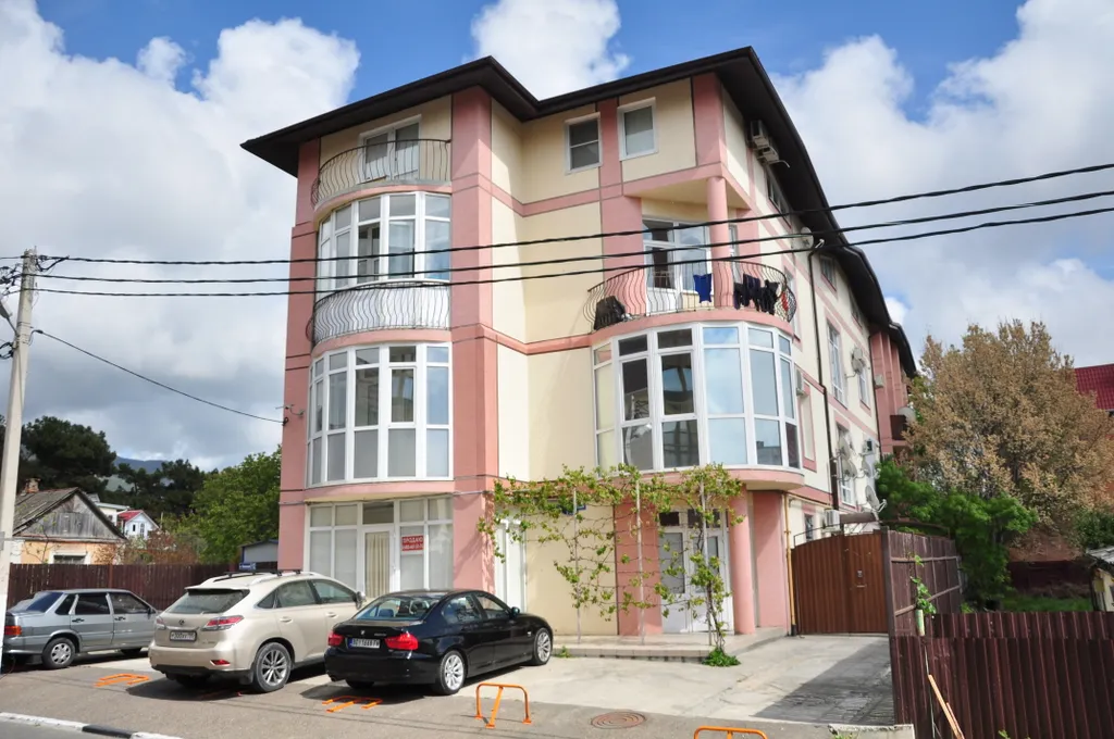 Квартира Трехкомнатная квартира в центре города в 10 минутах от моря — Геленджик