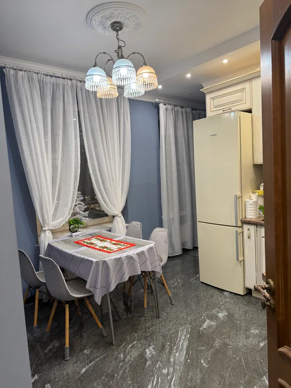 Уютная квартира с 2 изолированными спальнями с охраной