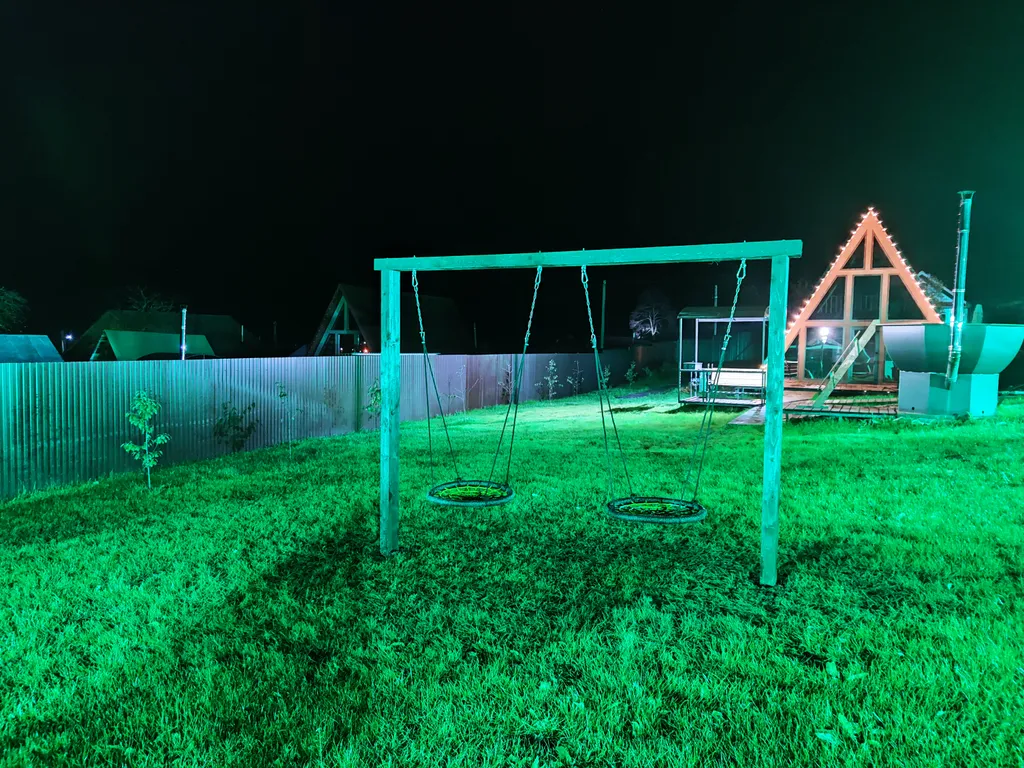 Шестиместный коттедж с изолированным участком 10 соток №1