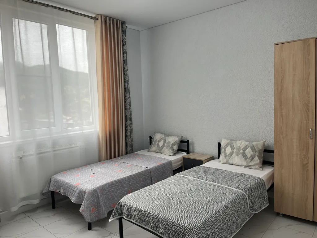 Уютные комнаты в современном хайтеке