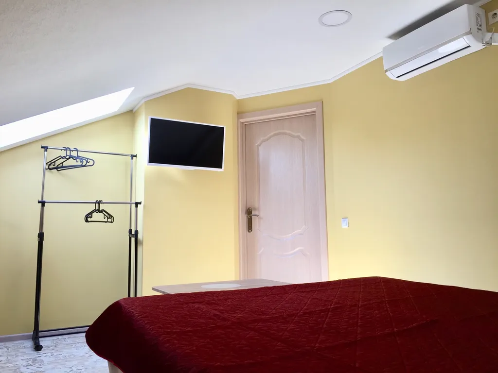 Трехкомнатная квартира на мансарде в 100 метрах от моря